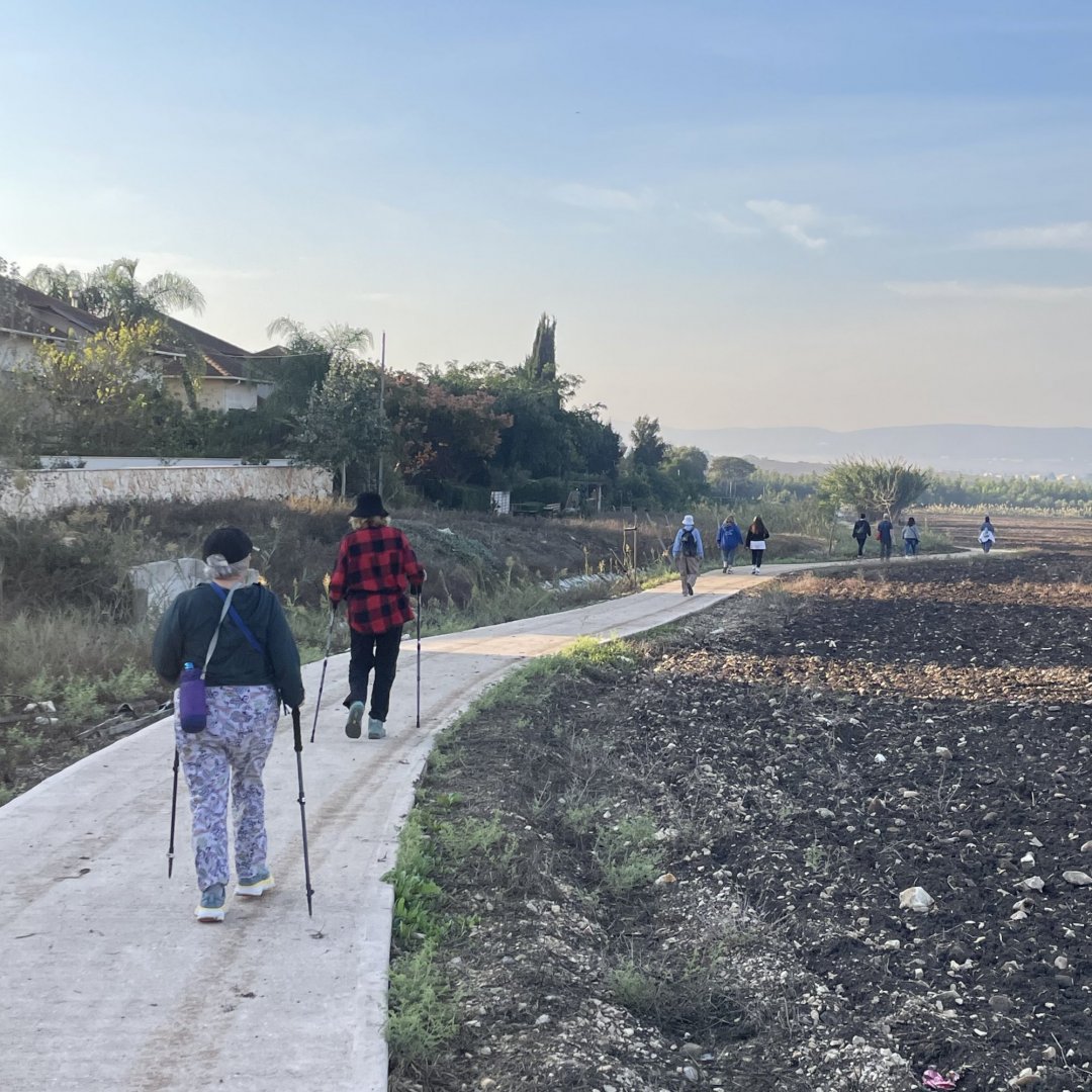 הליכה בשבילי העמק 1 הליכה בשבילי העמק 1