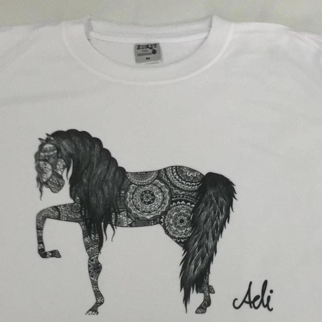 חולצה עם הדפס אמנותי - סוס