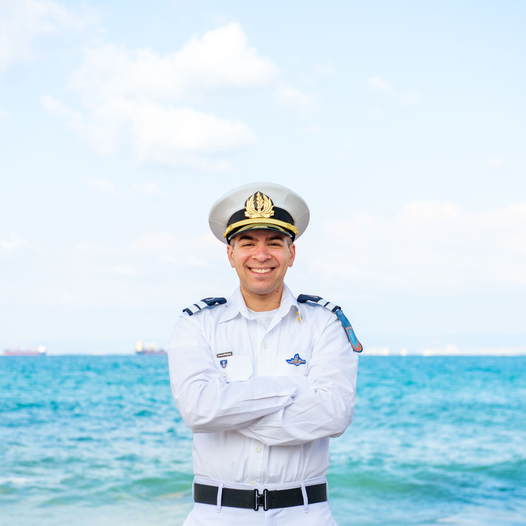 ייתכן שזו תמונה של ‏‏‏אדם אחד‏, ‏‏עומד‏, ‏מדי צבא‏‏‏ ו‏פעילות בחוץ‏‏