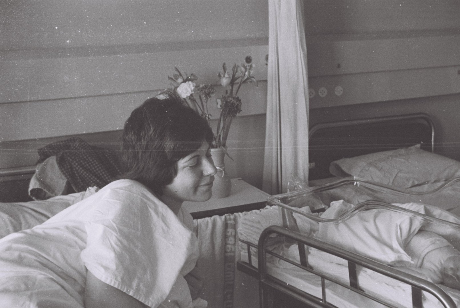 הלן בבית חולים עם תינוק